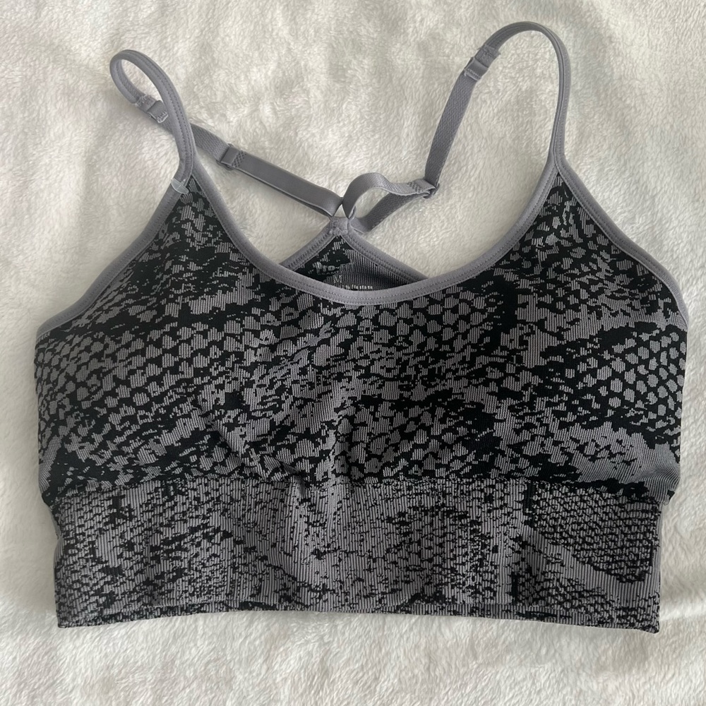 Pro-Fit Seamless Sports Bra